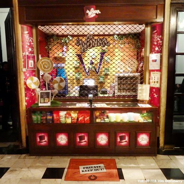 concession SHOP Willy Wonka ウィリー・ウォンカ チャーリー 夢 チョコレート工場 The Theatre Royal, Drury Lane シアター・ロイヤル・ドルリー・レーン charlie and the chocolate factory